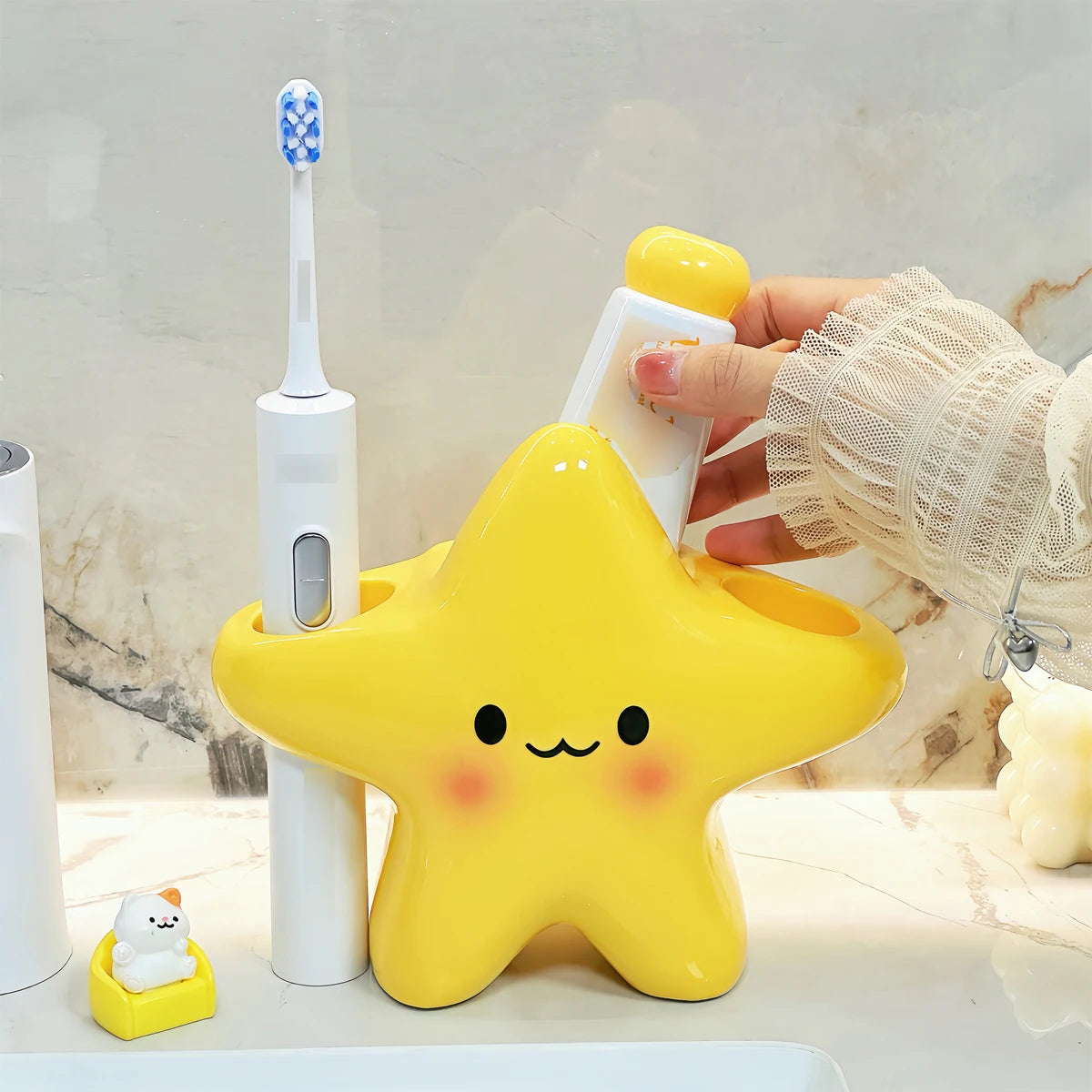 Star-Shaped Toothbrush Holder 
