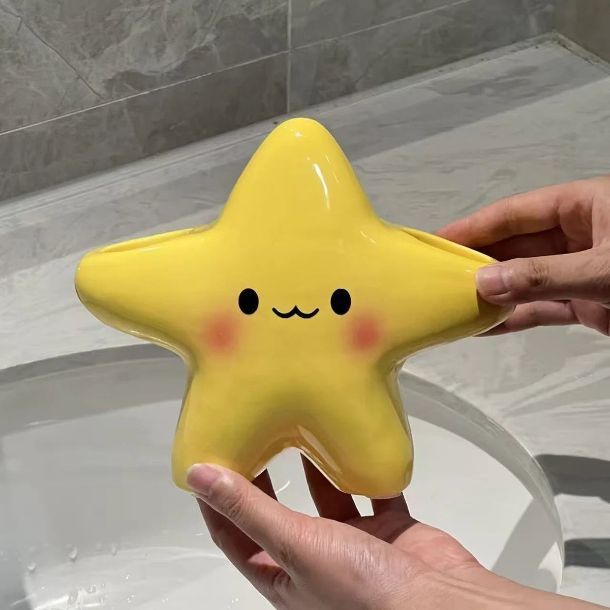 Star-Shaped Toothbrush Holder 